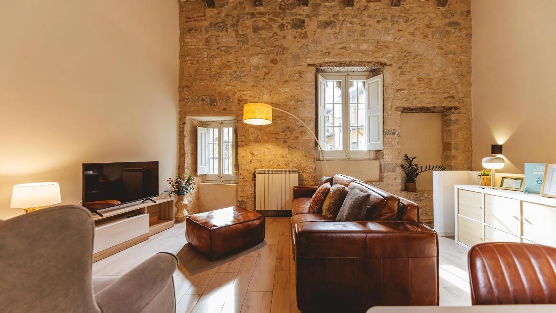 Bravissimo Llebre Duplex, With Patio Apartment Girona